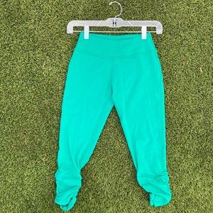 Beyond Yoga Leggings (cropped)- Kelly Green